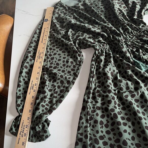Main Strip Women's Green Black Leopard Long Sleeve Dress Ruffled Size Medium - Picture 9 of 15